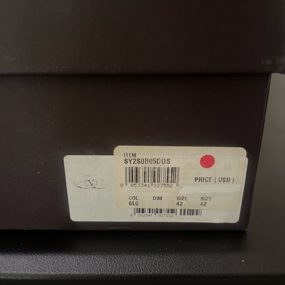 Valentino Garavani VLogo Bounce Sneaker - Picture 10 of 10